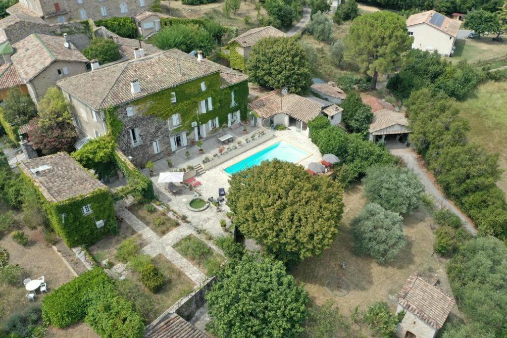 Le Domaine Du Soulier -Gite Et Chambres D'Hotes - La Maison Du Gardien Tornac 외부 사진