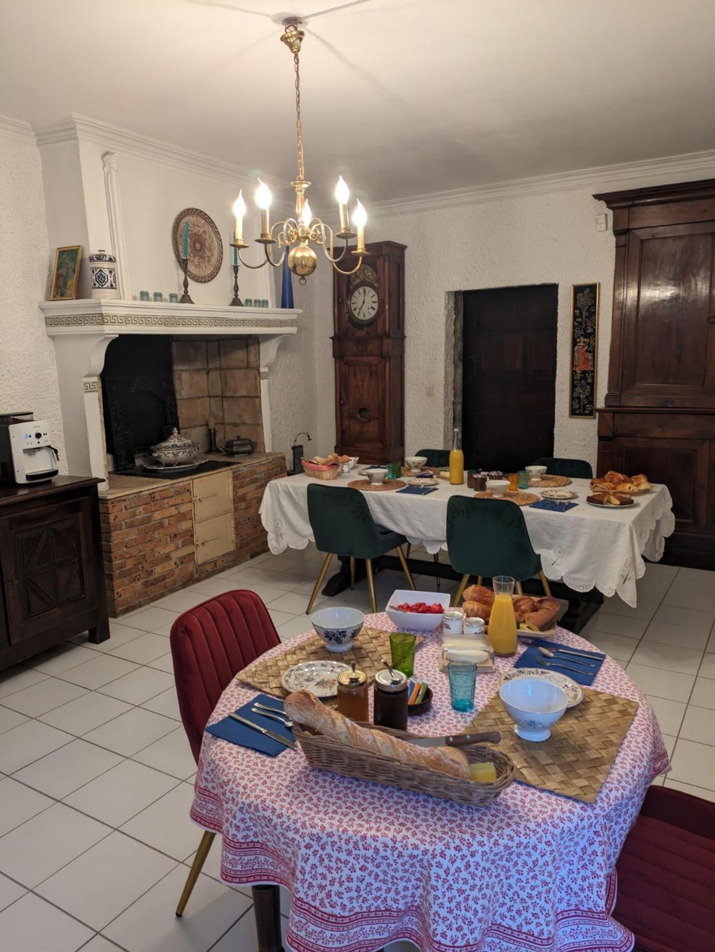 Le Domaine Du Soulier -Gite Et Chambres D'Hotes - La Maison Du Gardien Tornac 외부 사진